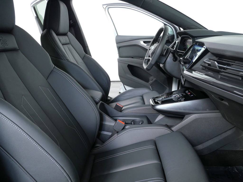 Certified 2025 Audi Q4 e-tron Prestige w/ Sport Package image 21
