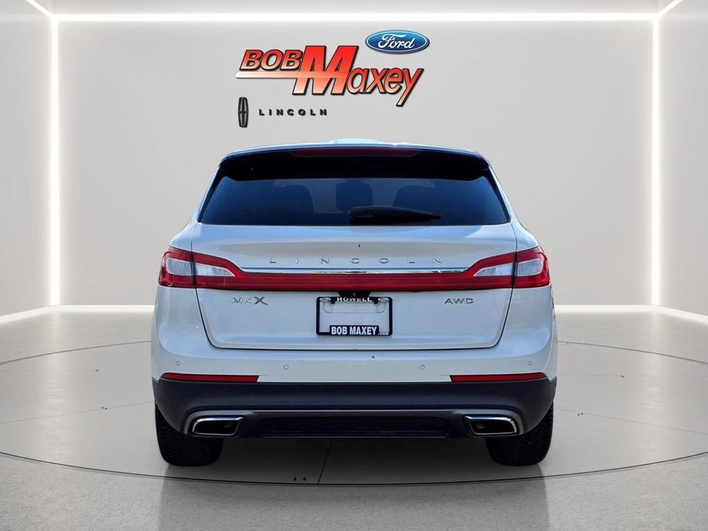 Used 2017 Lincoln MKX Reserve AWD/4WD image 6