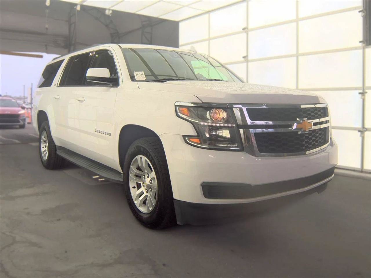 Used 2015 Chevrolet Suburban LT RWD image 4