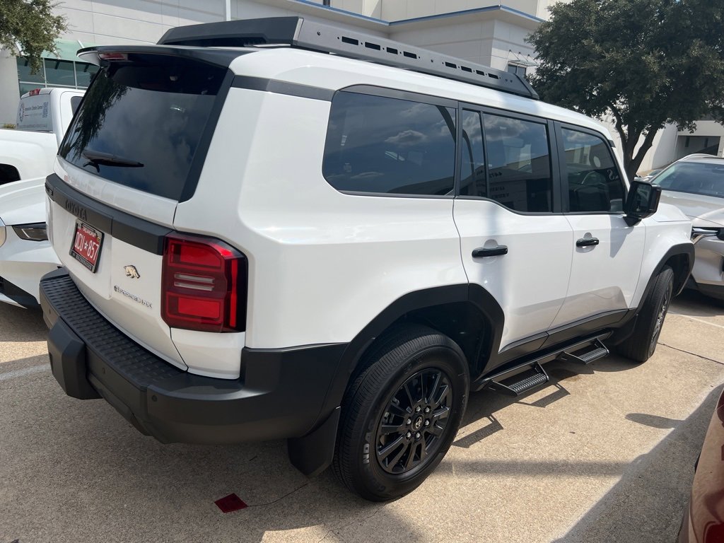 Used 2025 Toyota Land Cruiser image 6
