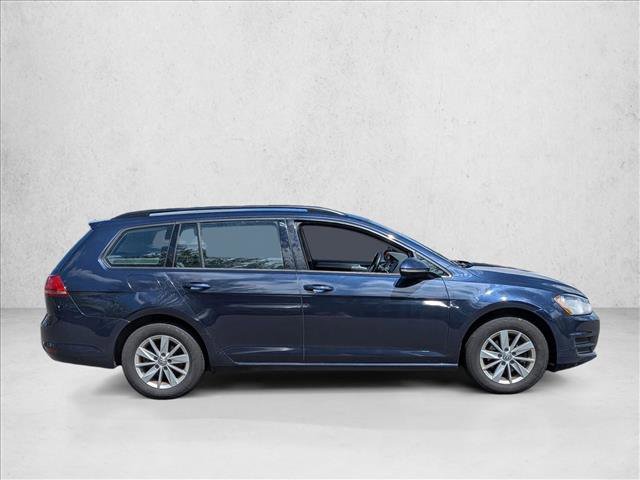 Used 2017 Volkswagen Golf SportWagen FWD image 4
