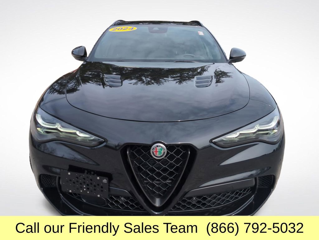 Used 2024 Alfa Romeo Stelvio Quadrifoglio image 10