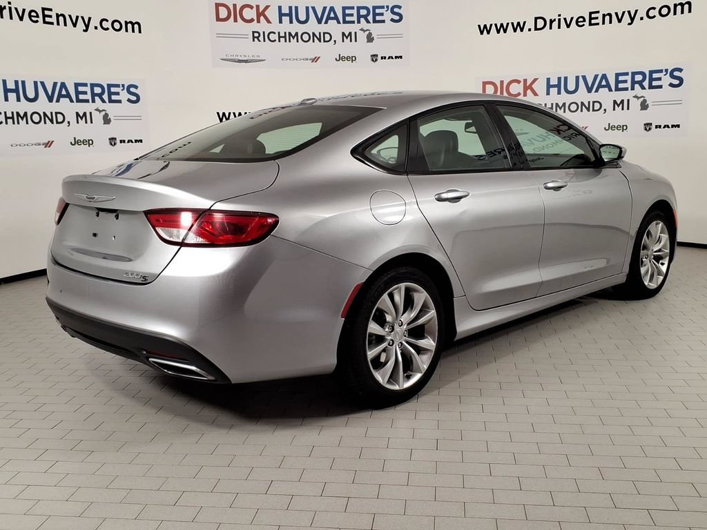 Used 2015 Chrysler 200 S w/ Comfort Group FWD image 4