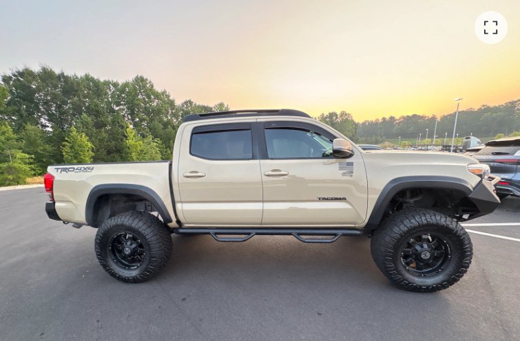 Used 2016 Toyota Tacoma TRD Off-Road w/ Premium & Technology Package AWD/4WD image 5