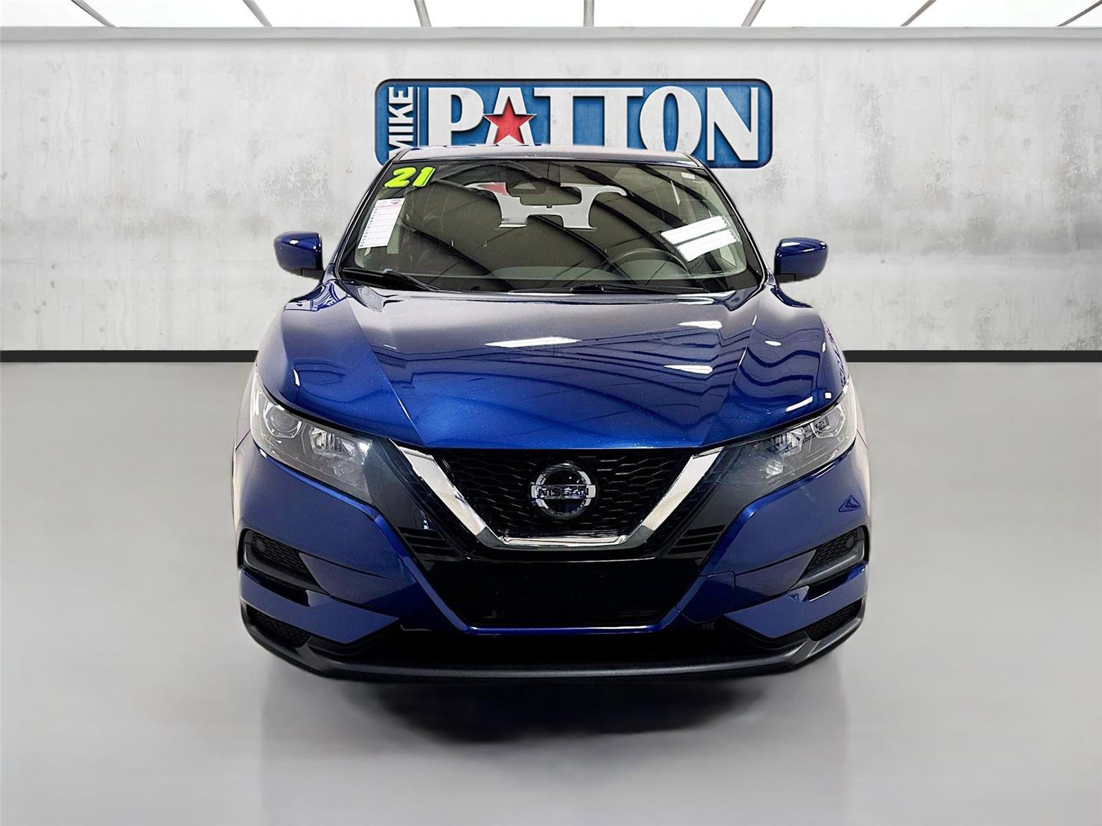 Used 2021 Nissan Rogue Sport S image 2