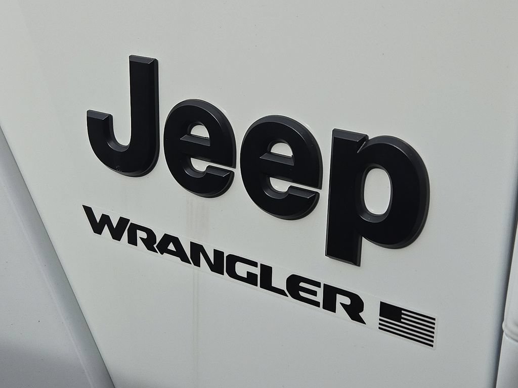 New 2026 Jeep Wrangler Unlimited Sahara AWD/4WD image 6