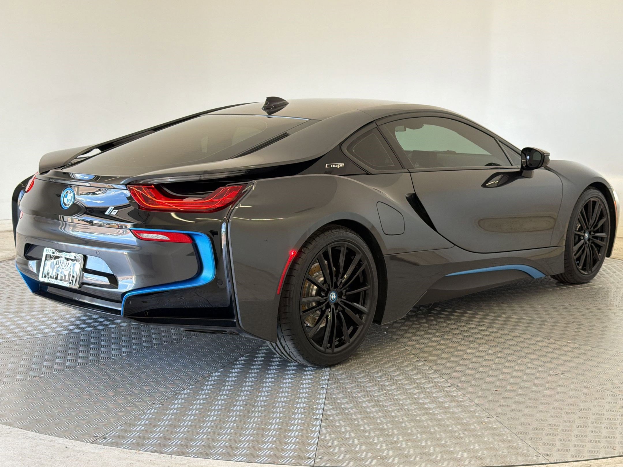 Used 2019 BMW i8 Coupe image 8