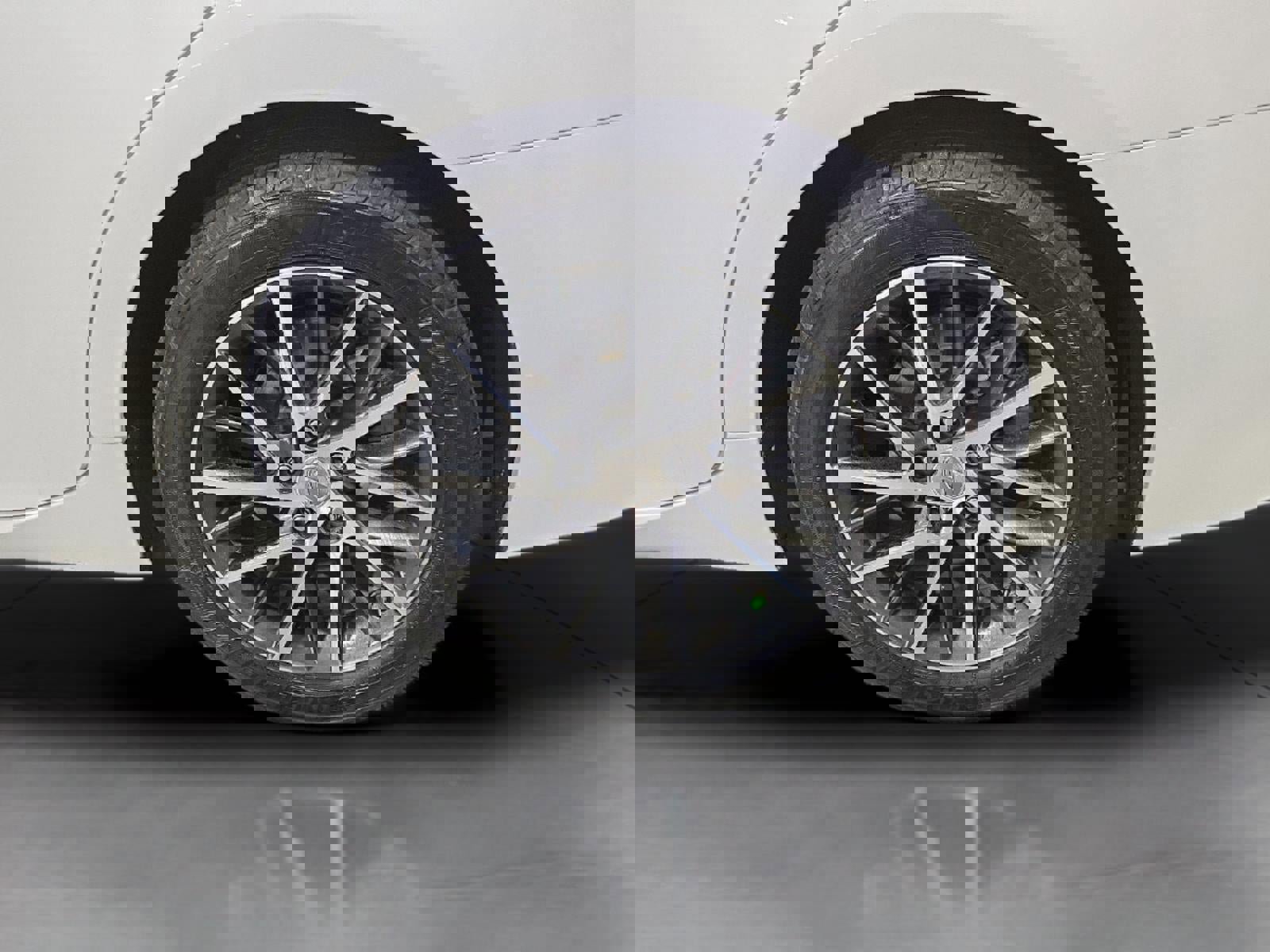 Used 2016 Lexus ES 350 w/ Luxury Package w/Wood Trim image 27