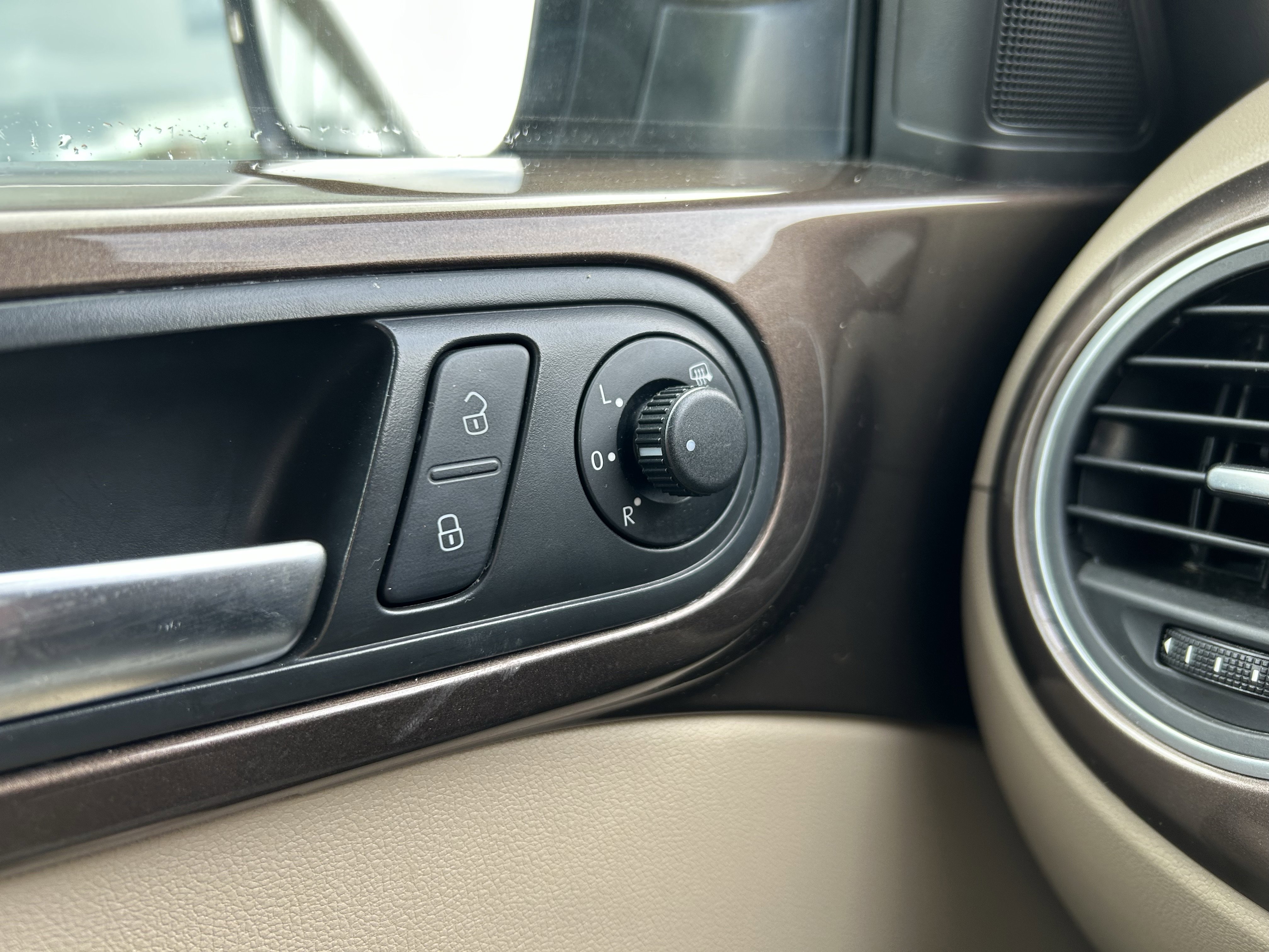 Used 2014 Volkswagen Beetle 1.8T image 16