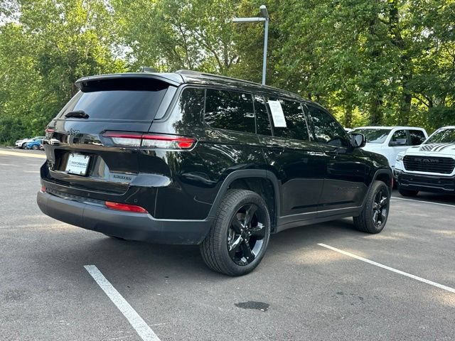 Used 2024 Jeep Grand Cherokee L Limited w/ Black Appearance Package AWD/4WD image 16