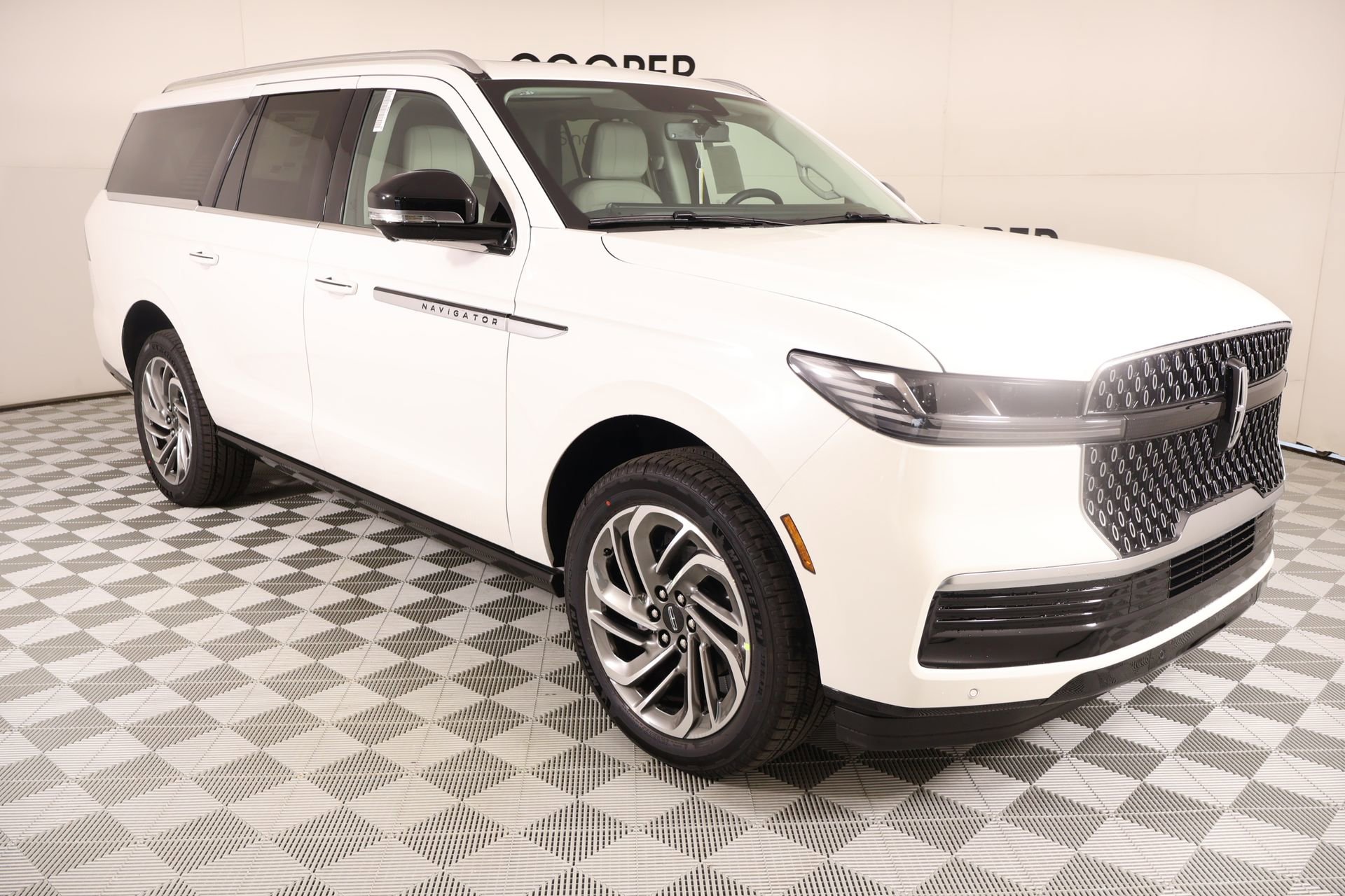 New 2026 Lincoln Navigator L Reserve AWD/4WD image 1