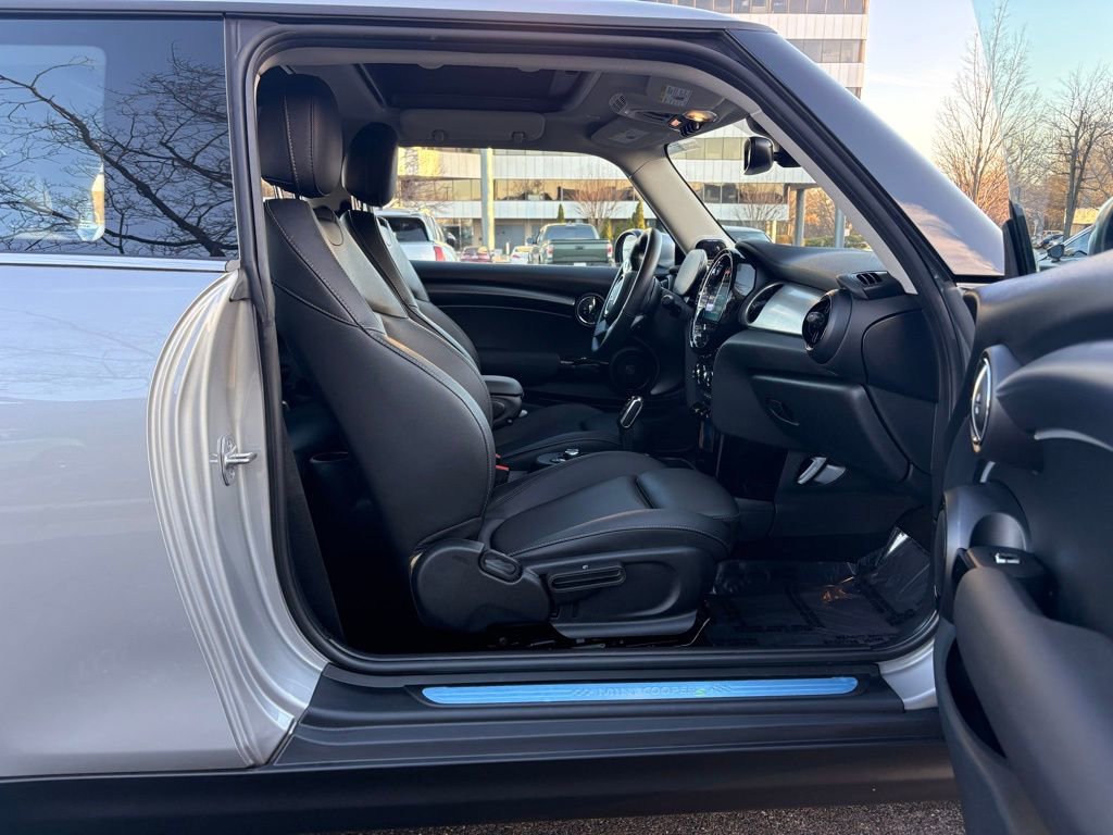 Used 2024 MINI Cooper SE image 24