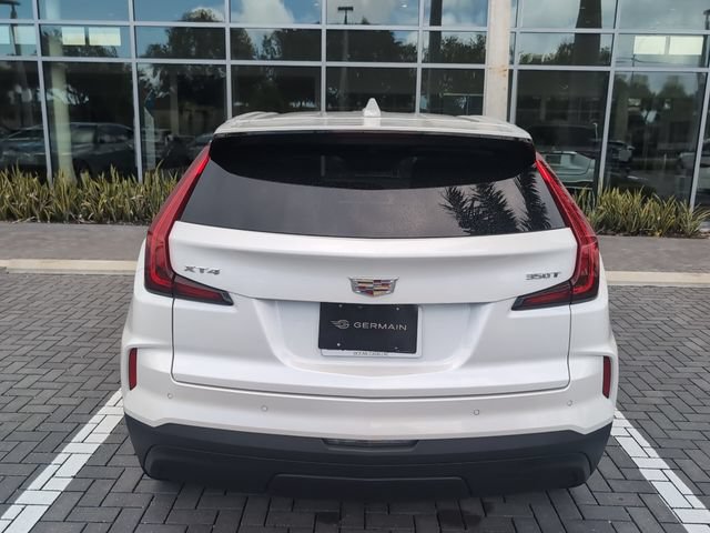 Used 2024 Cadillac XT4 Luxury w/ Cold Weather Package FWD image 5