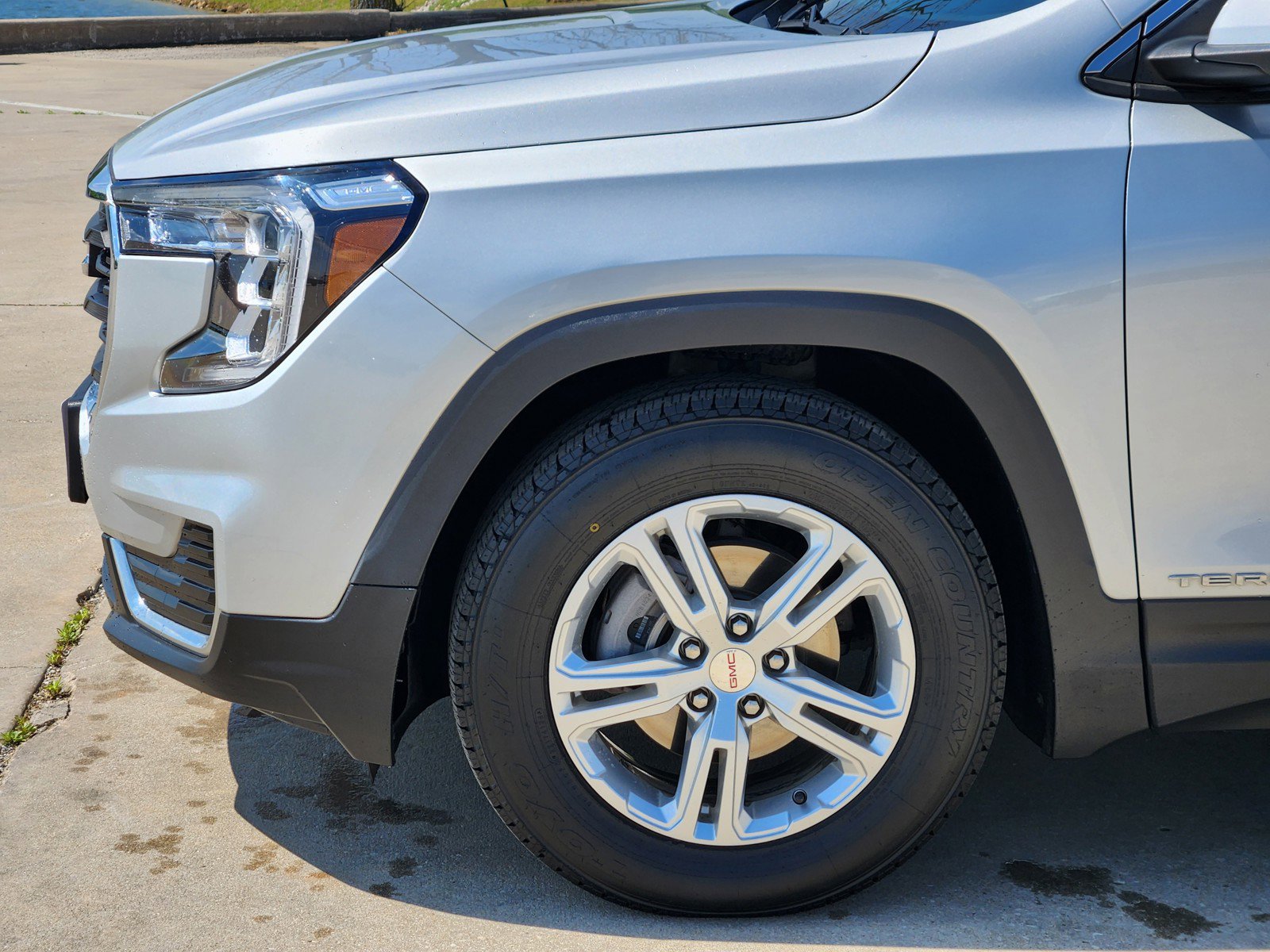Used 2022 GMC Terrain SLE w/ Driver Convenience Package FWD image 25