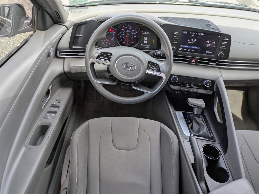 Used 2023 Hyundai Elantra SEL image 13