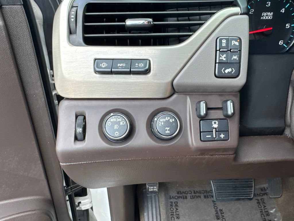Used 2017 GMC Yukon Denali w/ Open Road Package AWD/4WD image 35