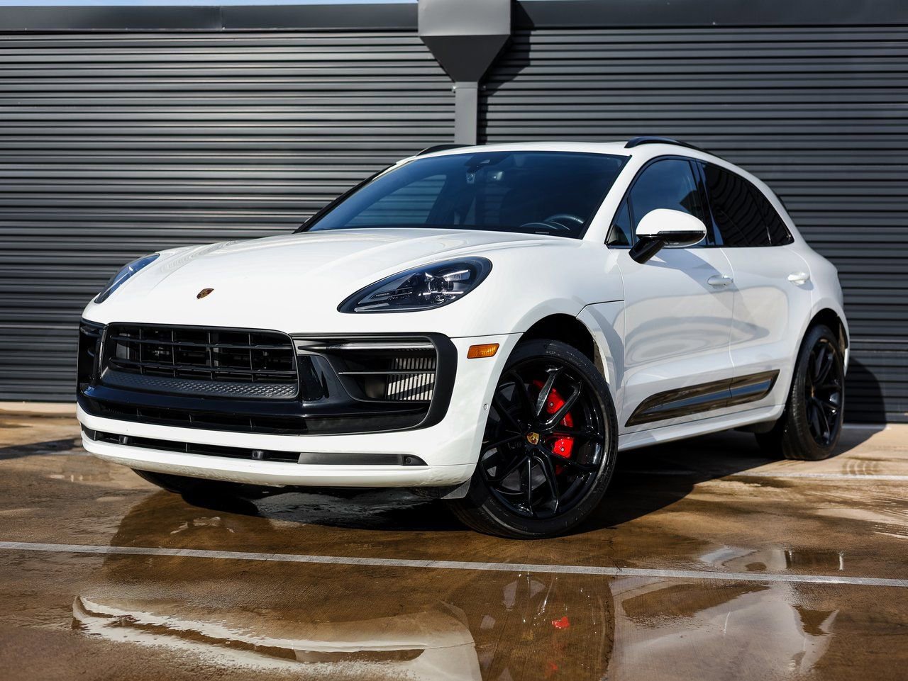 Certified 2022 Porsche Macan GTS image 1