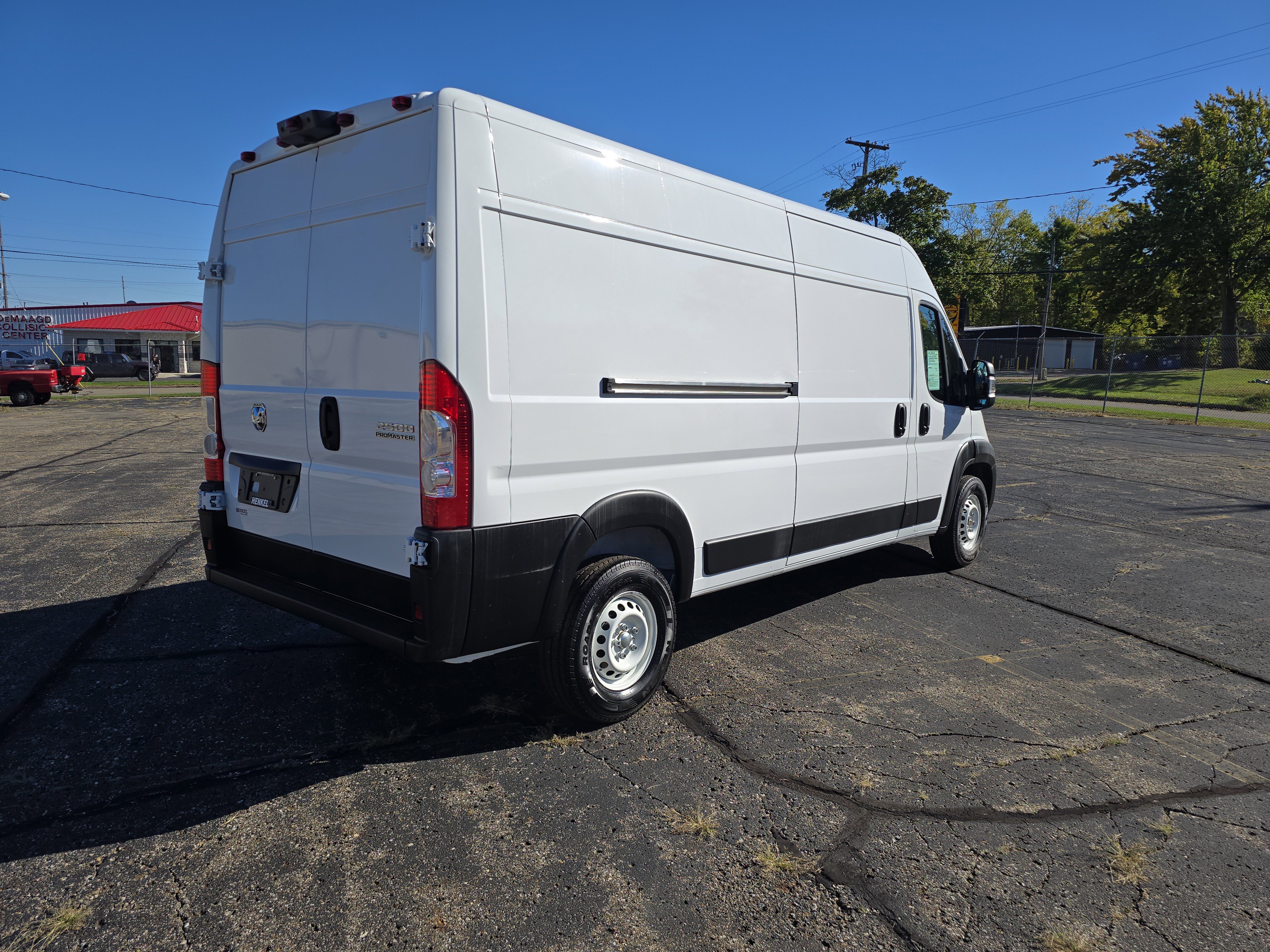 Used 2025 RAM ProMaster 2500 w/ Storage Group image 4