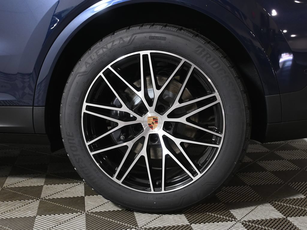 New 2026 Porsche Cayenne AWD/4WD image 12