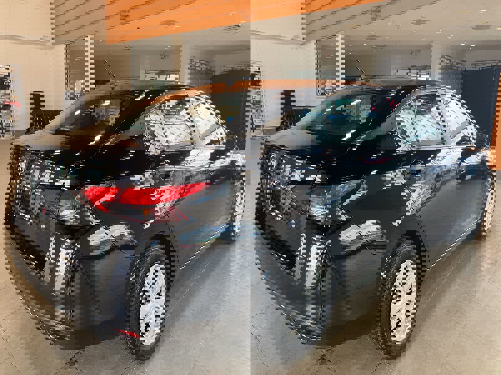 Used 2025 Nissan Versa S image 5