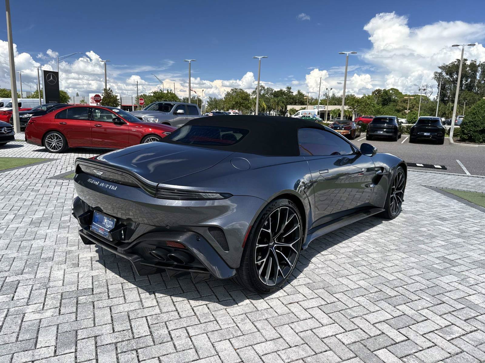 Used 2026 Aston Martin V8 Vantage Coupe RWD image 19