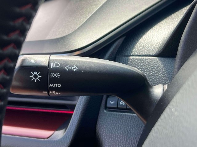 Certified 2024 Toyota Prius Prime FWD image 29