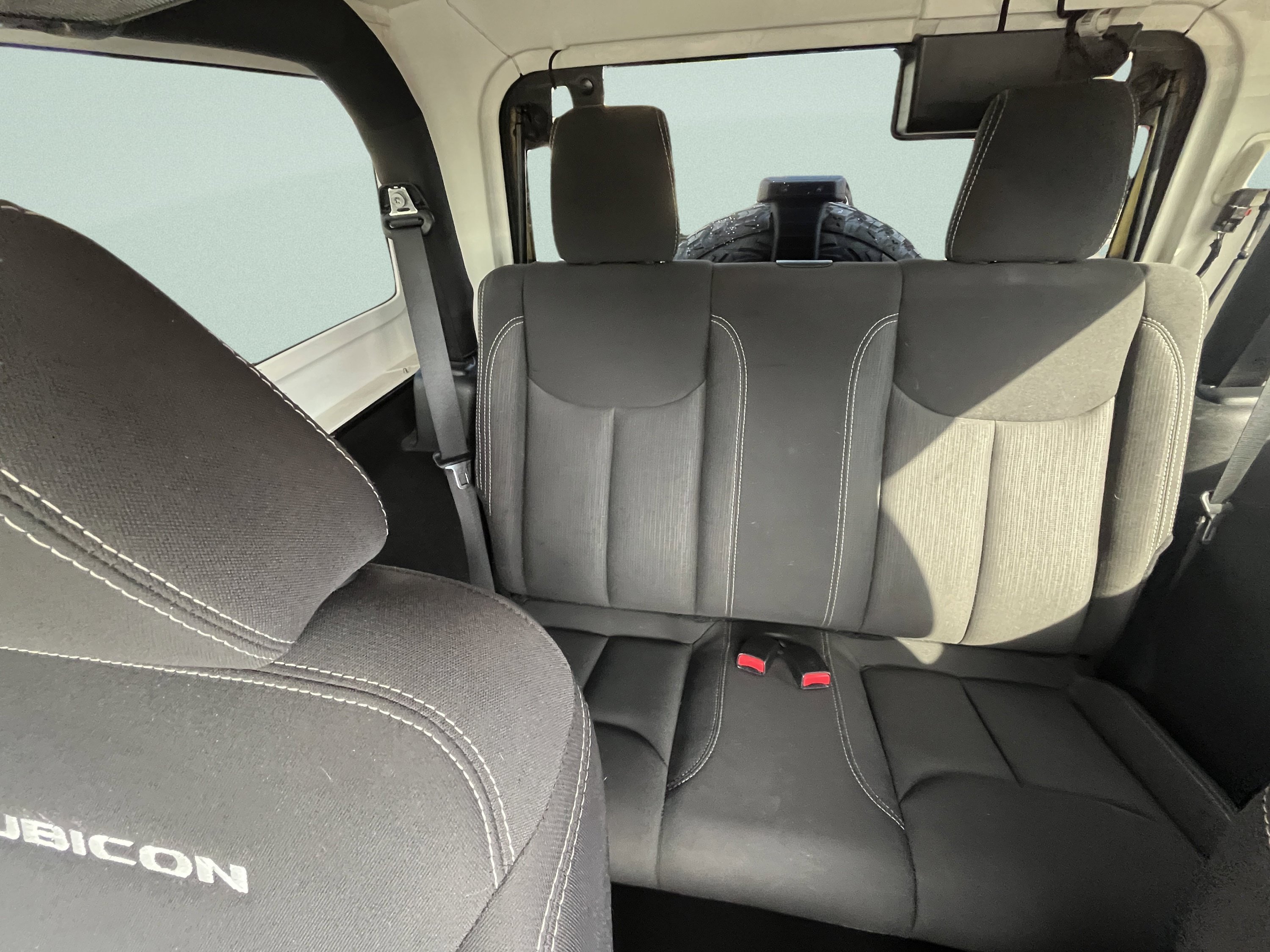Used 2016 Jeep Wrangler Rubicon w/ Power Convenience Group AWD/4WD image 24