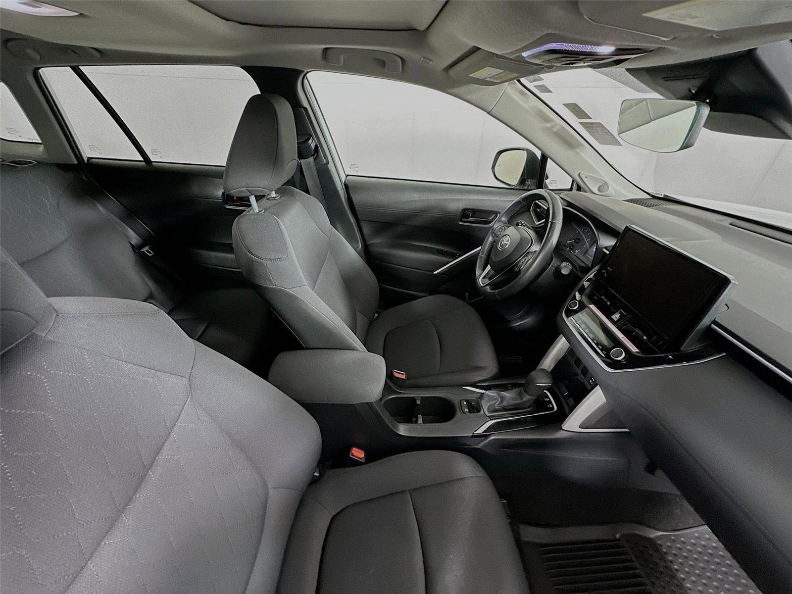 Used 2024 Toyota Corolla Cross LE w/ Moonroof Package AWD/4WD image 27