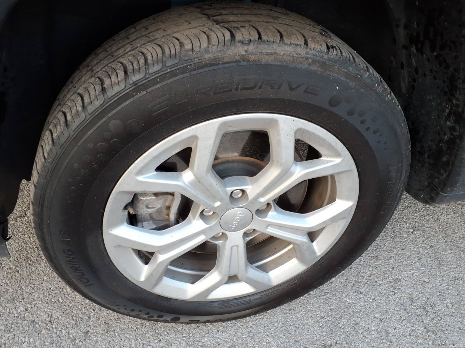 Used 2024 Jeep Compass Latitude AWD/4WD image 8