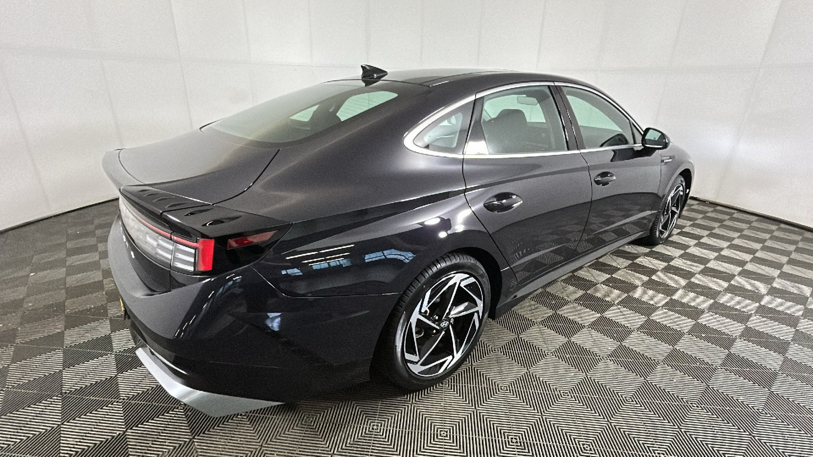 Used 2025 Hyundai Sonata SEL FWD image 3
