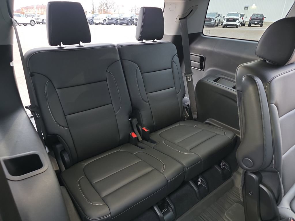 Certified 2023 GMC Acadia SLT w/ Preferred Package image 12