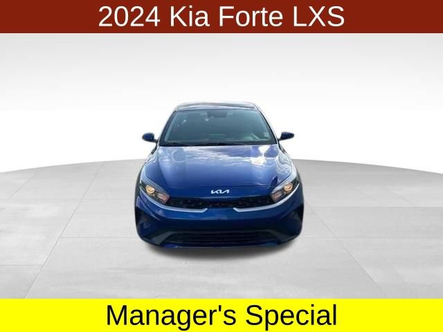Used 2024 Kia Forte LXS w/ LXS Technology Package FWD image 2