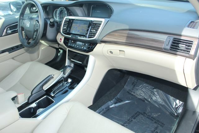 Used 2017 Honda Accord EX-L image 27