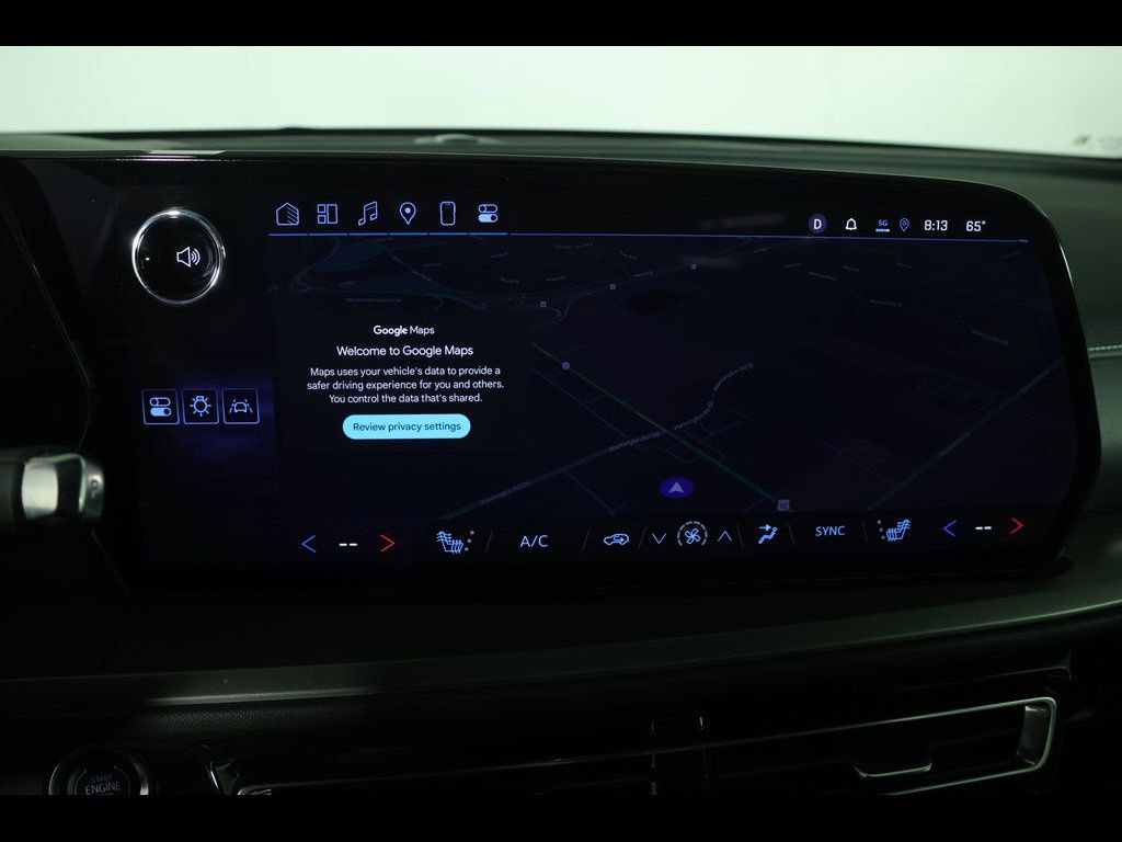 Used 2025 Chevrolet Traverse LT image 28