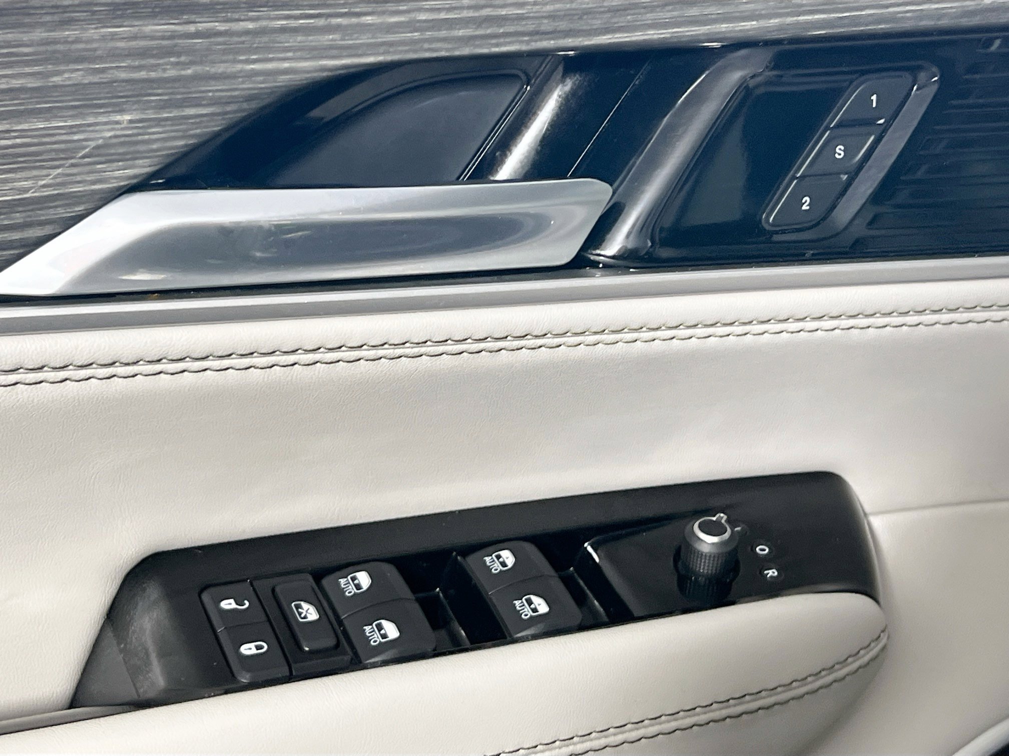 Used 2022 Jeep Wagoneer Series III w/ Convenience Group I image 16