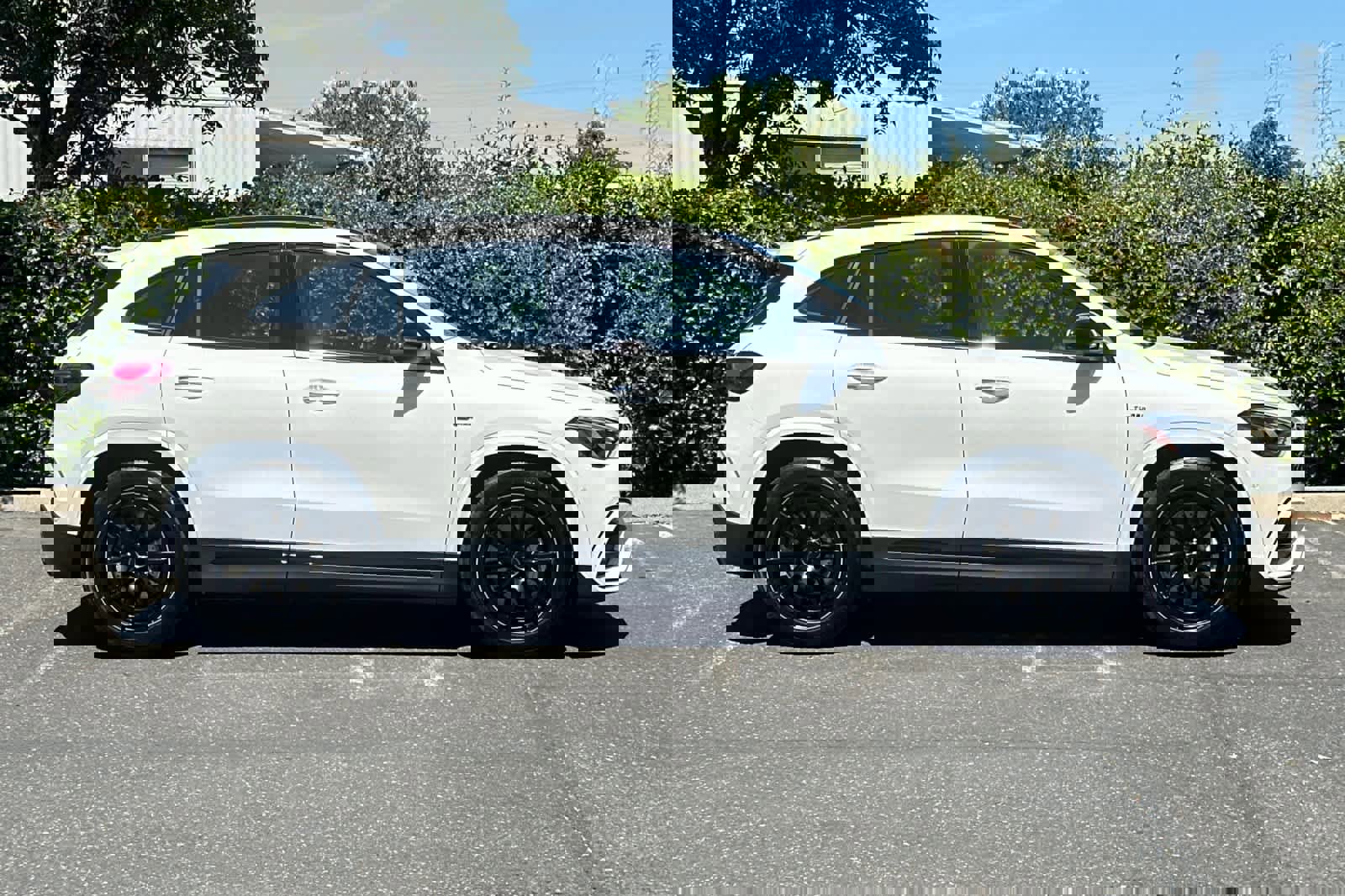 New 2025 Mercedes-Benz GLA 35 AMG 4MATIC image 2