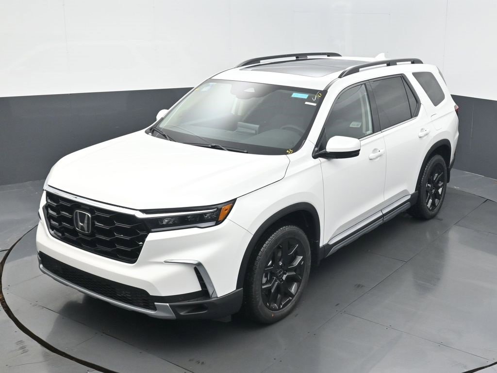 New 2025 Honda Pilot Touring image 9