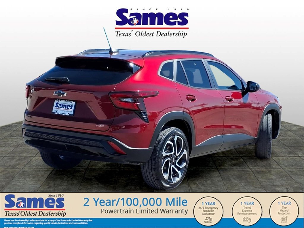Used 2025 Chevrolet Trax RS w/ Sunroof Package FWD image 3