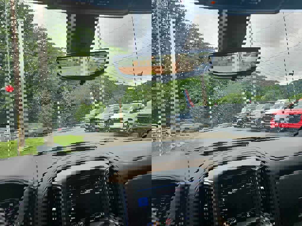 Used 2019 Chevrolet Silverado 1500 High Country w/ Technology Package image 19