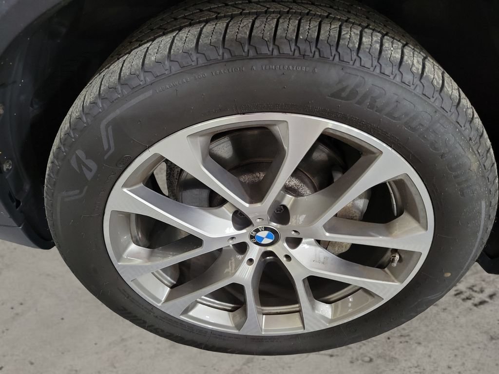 Used 2022 BMW X5 xDrive40i w/ Premium Package AWD/4WD image 9