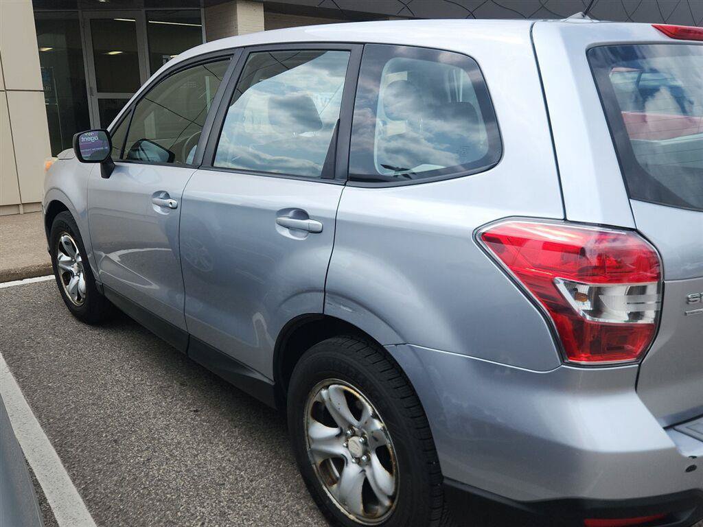 Used 2014 Subaru Forester 2.5i AWD/4WD image 6