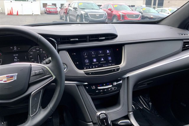 Used 2025 Cadillac XT5 Luxury w/ LPO, Floor Liner Package AWD/4WD image 5