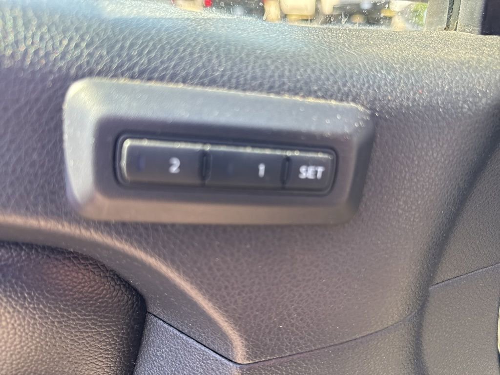 Used 2017 Nissan Titan SL AWD/4WD image 26