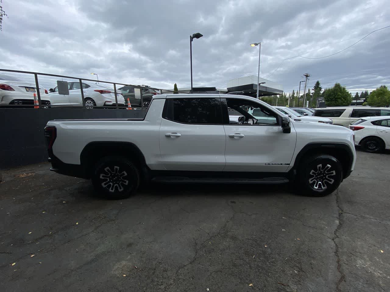 Used 2026 GMC Sierra EV Elevation w/ Premium Package AWD/4WD image 7