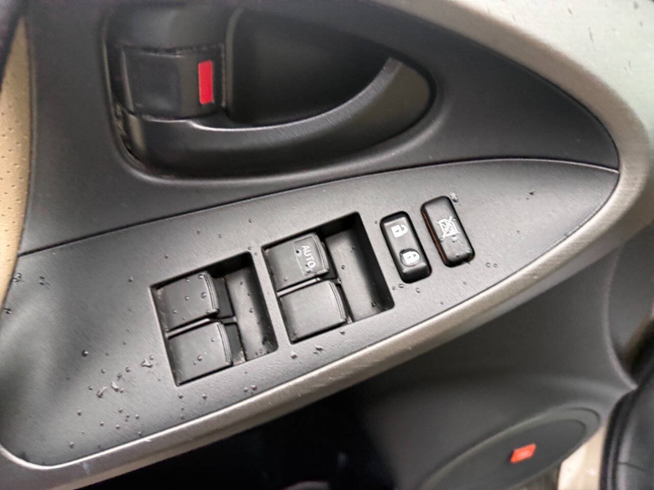Used 2010 Toyota RAV4 Limited AWD/4WD image 17