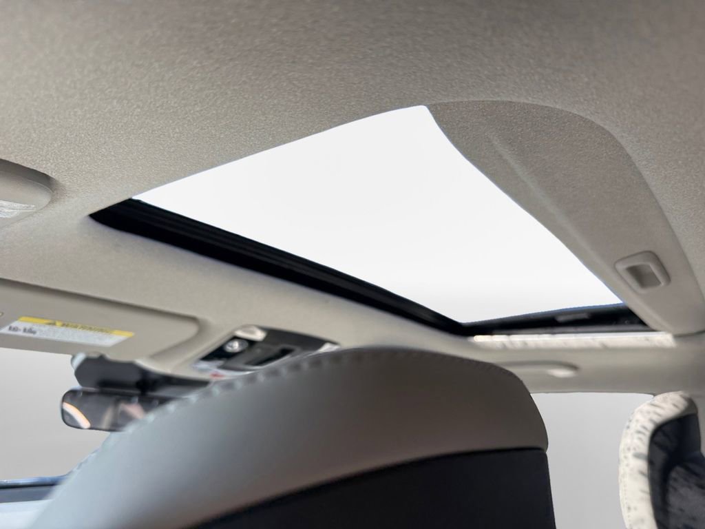 Used 2025 Kia Niro EX Touring image 22