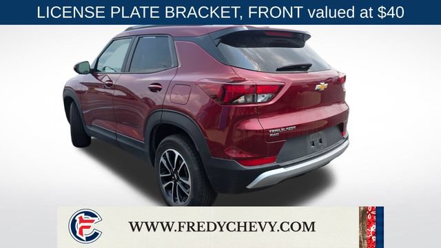 Used 2025 Chevrolet TrailBlazer LT AWD/4WD image 3