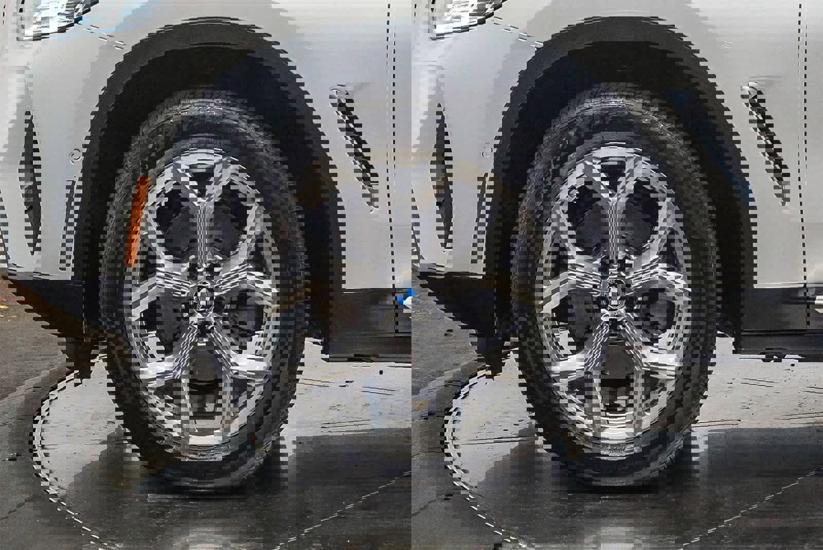 Used 2024 BMW X3 xDrive30i w/ Premium Package image 9