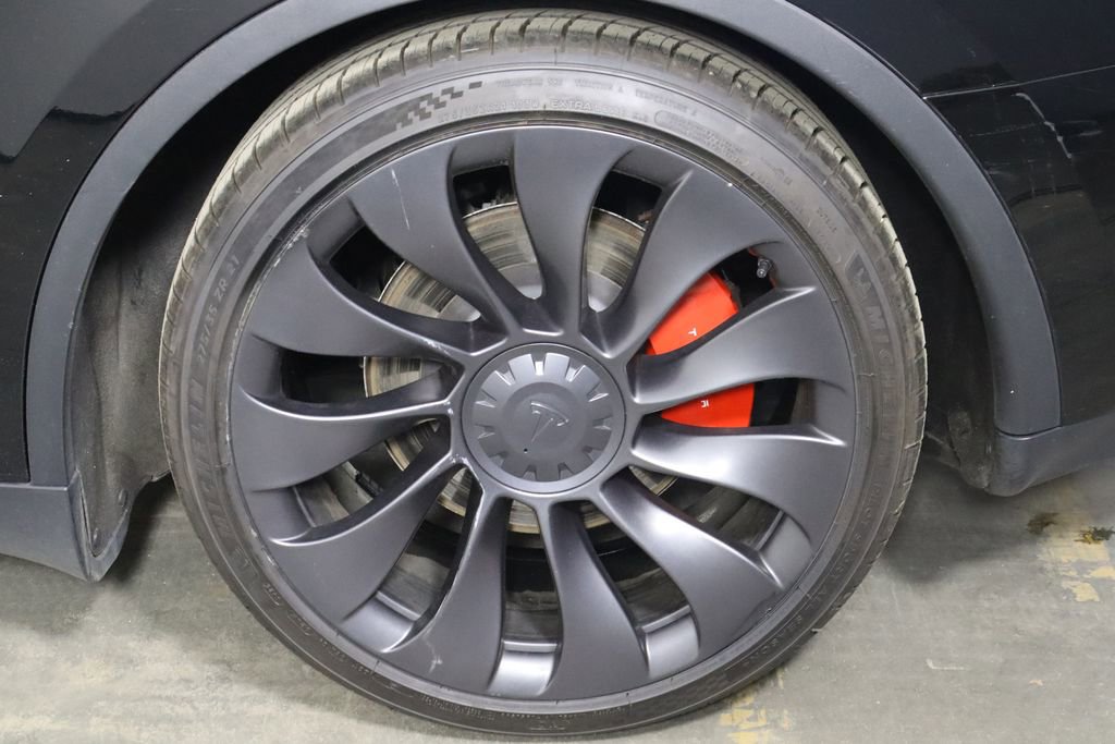 Used 2023 Tesla Model Y Performance image 41