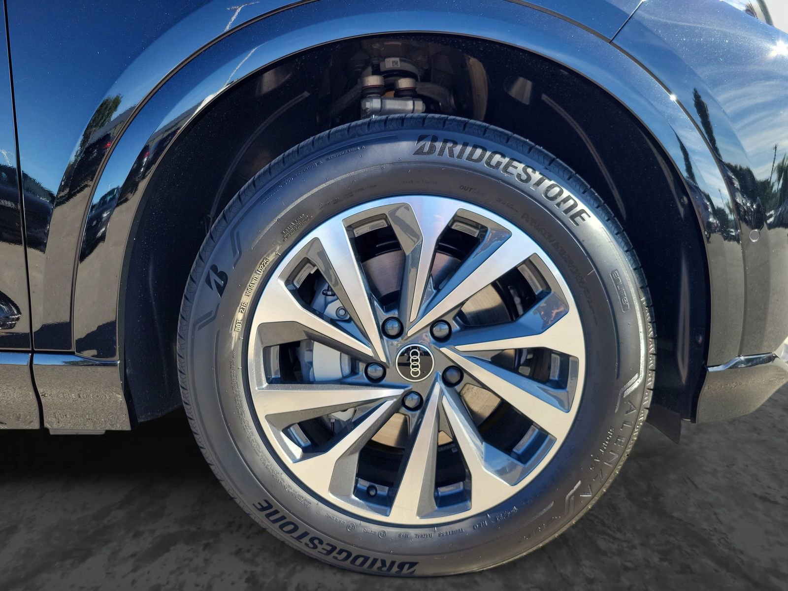 New 2025 Audi Q6 e-tron Premium image 5